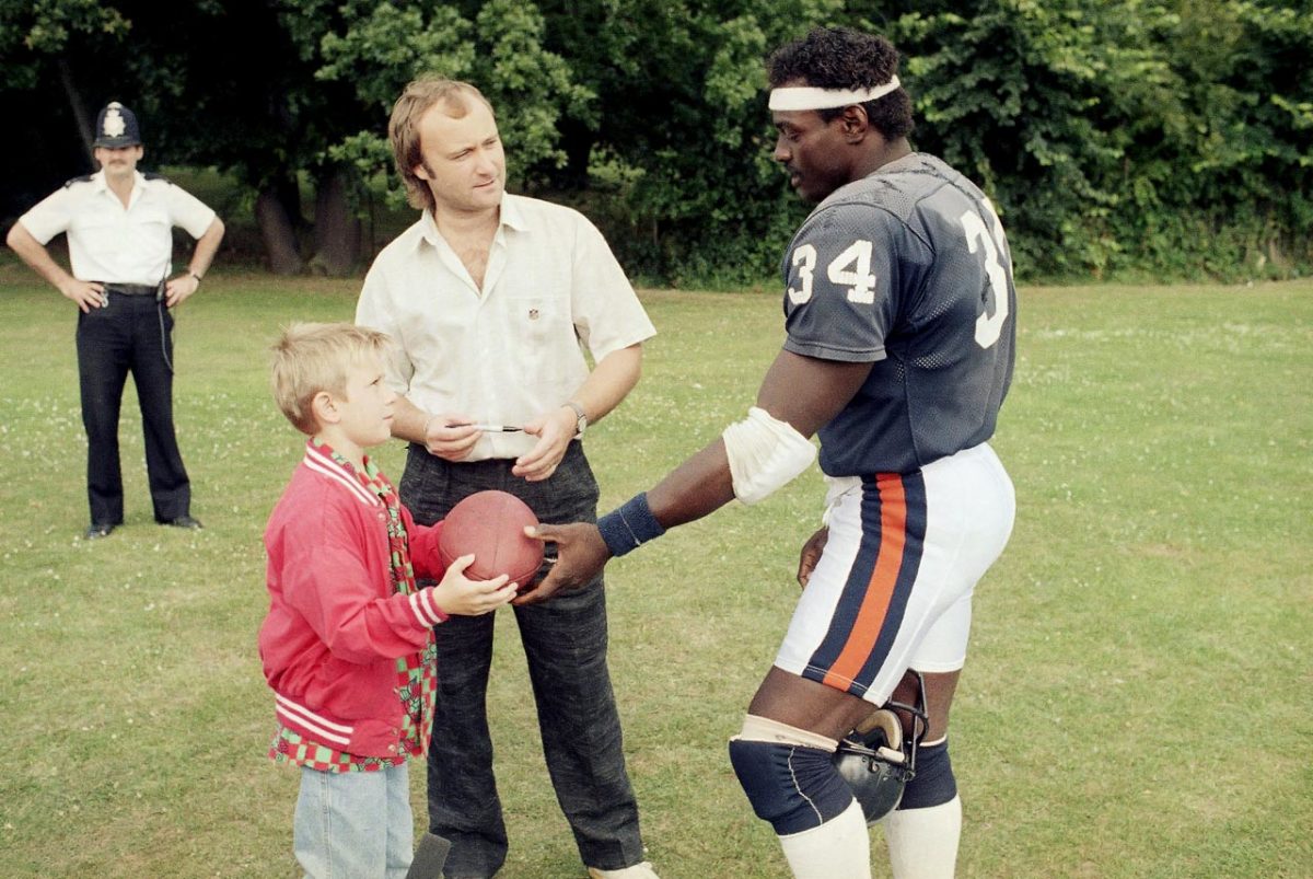 1986-Walter-Payton-Phil-Collins.jpg