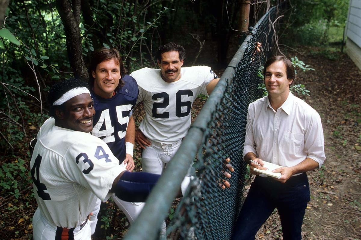 1984-0915-Walter-Payton-Gary-Fencik-Matt-Suhey-Rick-Telander-080062774.jpg