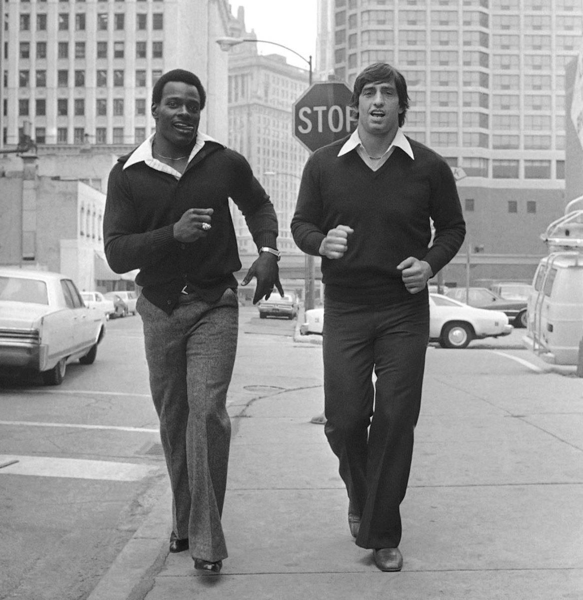 1977-Walter-Payton-Doug-Buffone.jpg