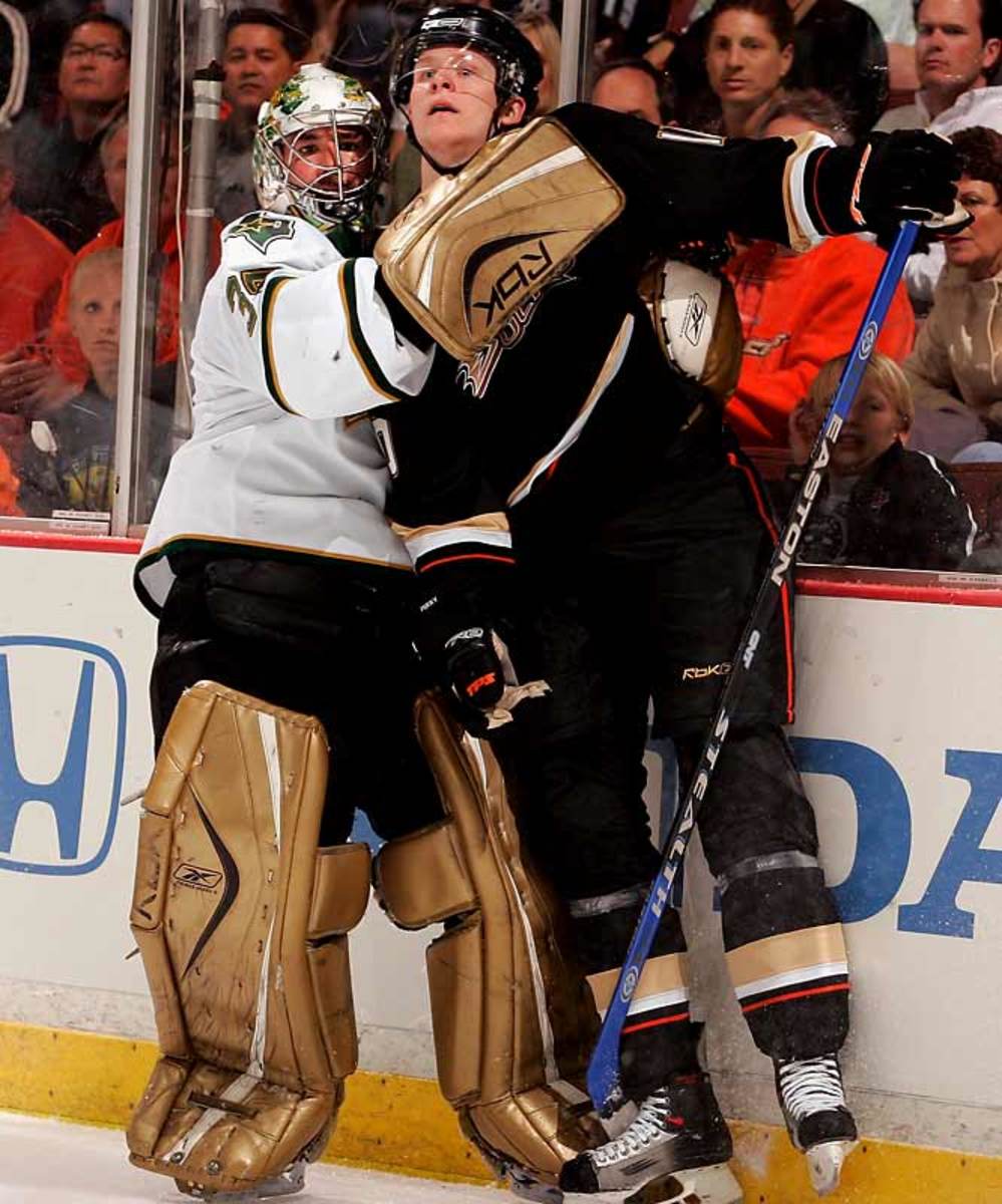 (4) Ducks vs. (5) Stars