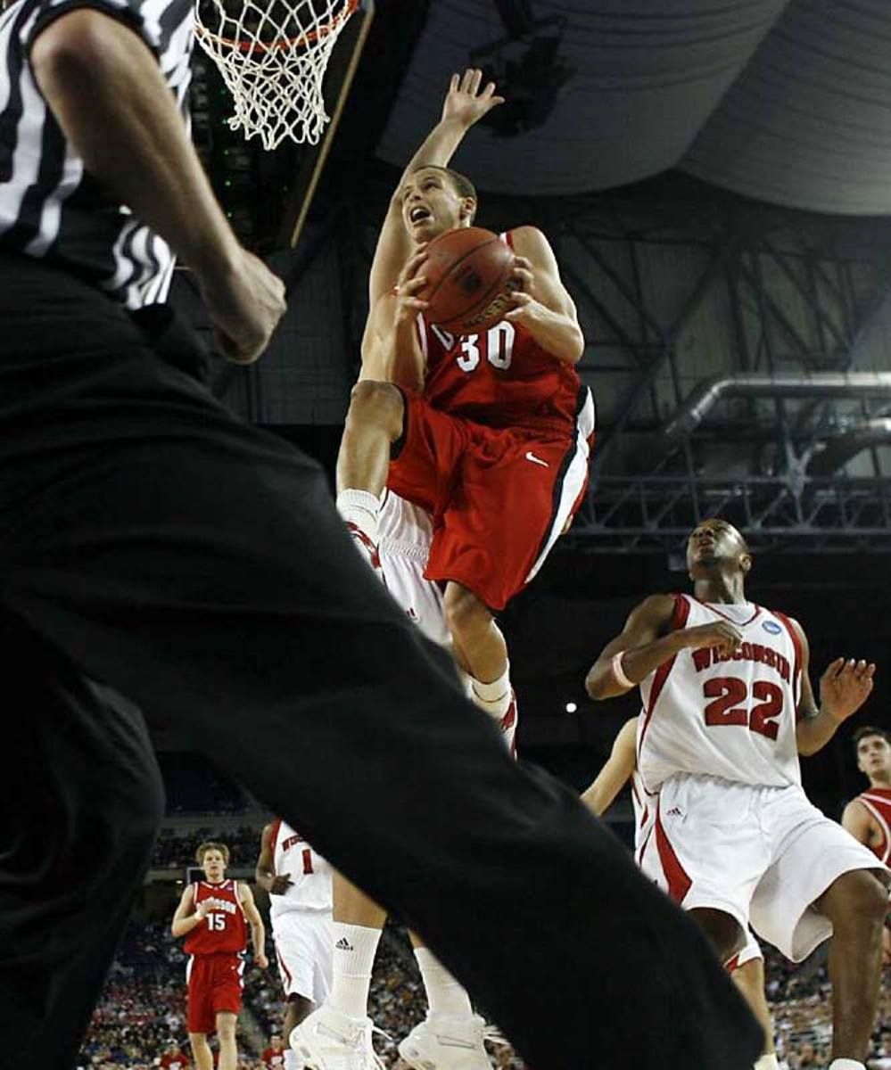 Davidson defeats Wisconsin, 73-56