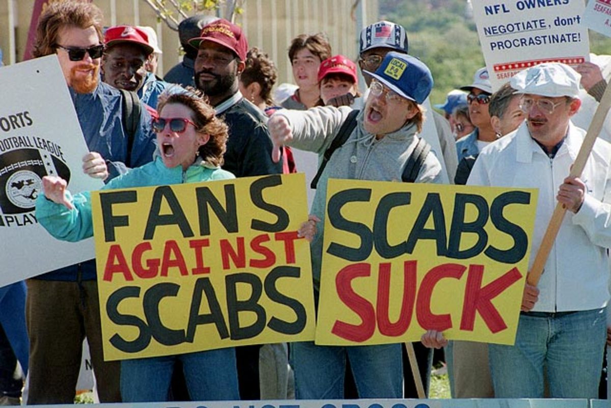 nfl-fans-against-scabs.jpg