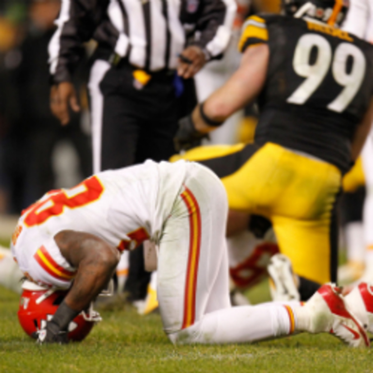 Chiefs wide receiver Dwayne Bowe will be out for the rest of the season. (Gregory Shamus/Getty Images)