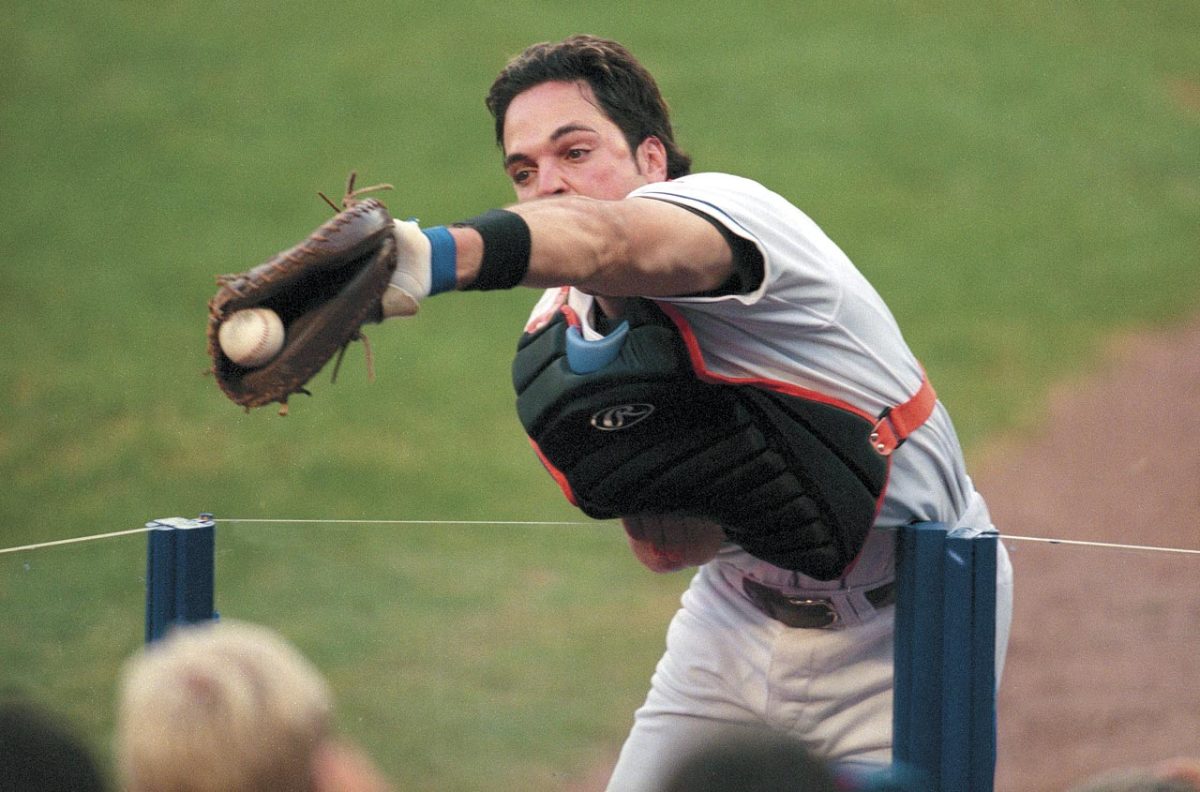 2000-Mike-Piazza-001081472.jpg