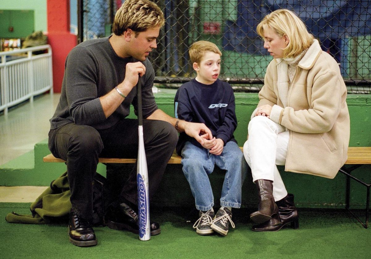 2001-Mike-Piazza-Brendan-Carroll-mom-Nancy-01243485.jpg