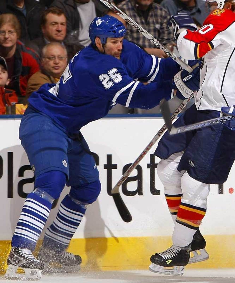 Pens bulk up blueline with Hal Gill