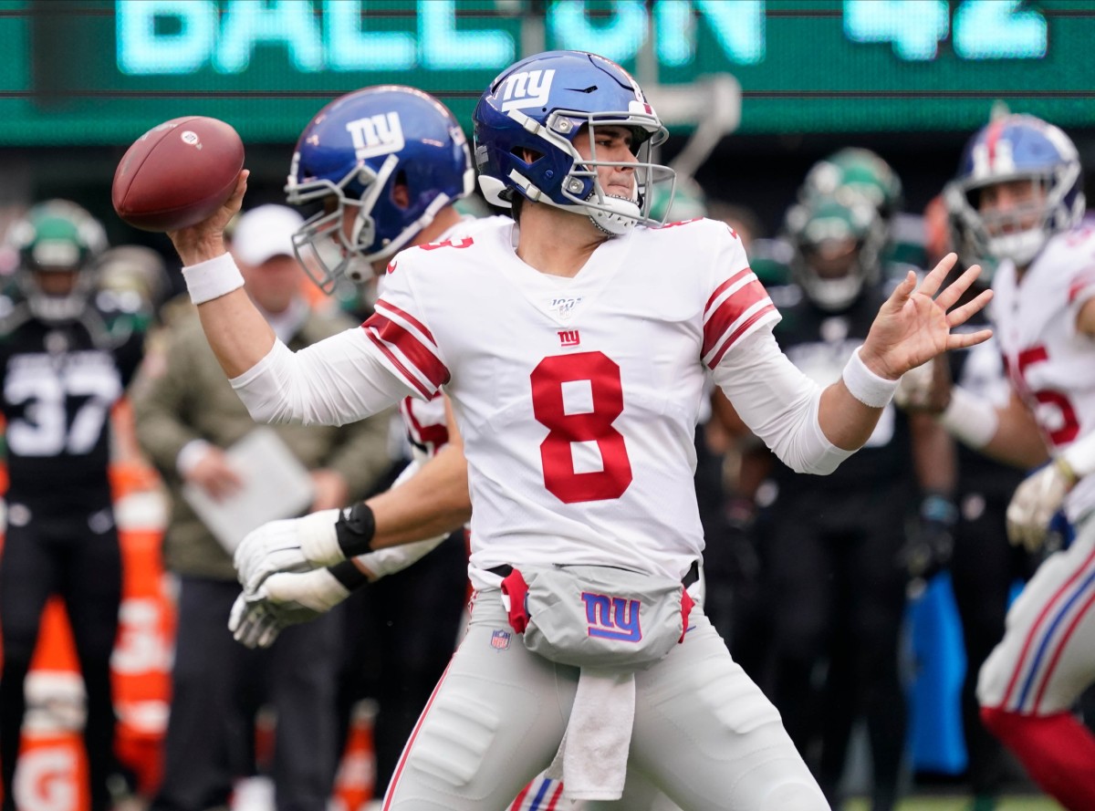 Nov 10, 2019; East Rutherford, NJ, USA; New York Giants quarterback Daniel Jones (8) throws in the 1st half against the Jets at MetLife Stadium.