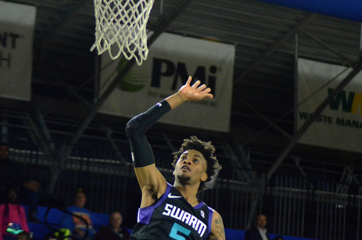 Jalen McDaniels finishes a floater near the rim for the Greensboro Swarm on Nov. 13, 2019. (Mitchell Northam / HornetMaven - Sports Illustrated)