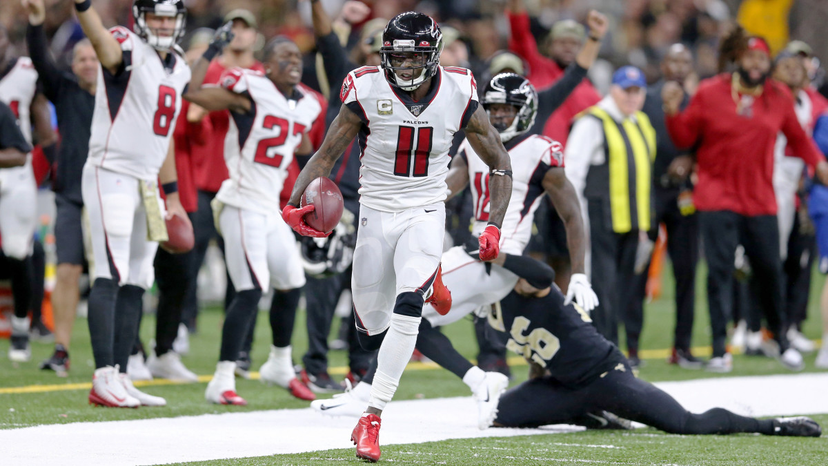 Nov 10, 2019; New Orleans, LA, USA; Atlanta Falcons wide receiver Julio Jones (11) runs down the sidelines after a catch against the New Orleans Saints in the second quarter at the Mercedes-Benz Superdome. Mandatory Credit: Chuck Cook-USA TODAY Sports