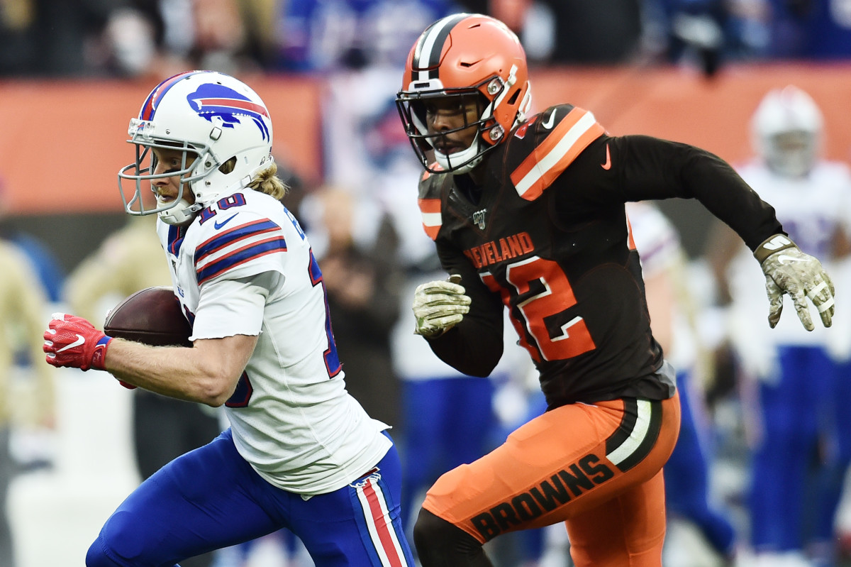 Nov 10, 2019; Cleveland, OH, USA; Cleveland Browns strong safety Morgan Burnett (42) chases down Buffalo Bills wide receiver Cole Beasley (10) during the second half at FirstEnergy Stadium. Mandatory Credit: Ken Blaze-USA TODAY Sports