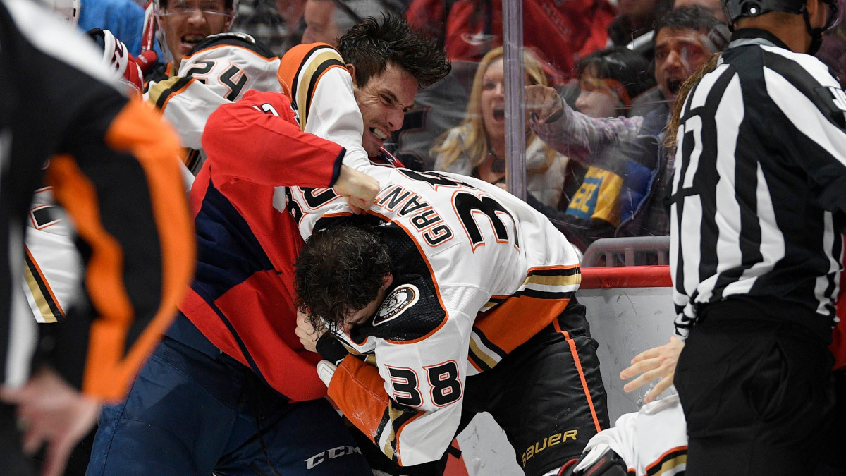 capitals-garnet-hathaway-spitting-ducks