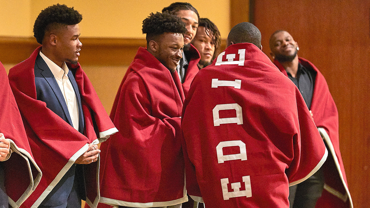 Reddies get blanketed in love one day before the Battle of the Ravine.