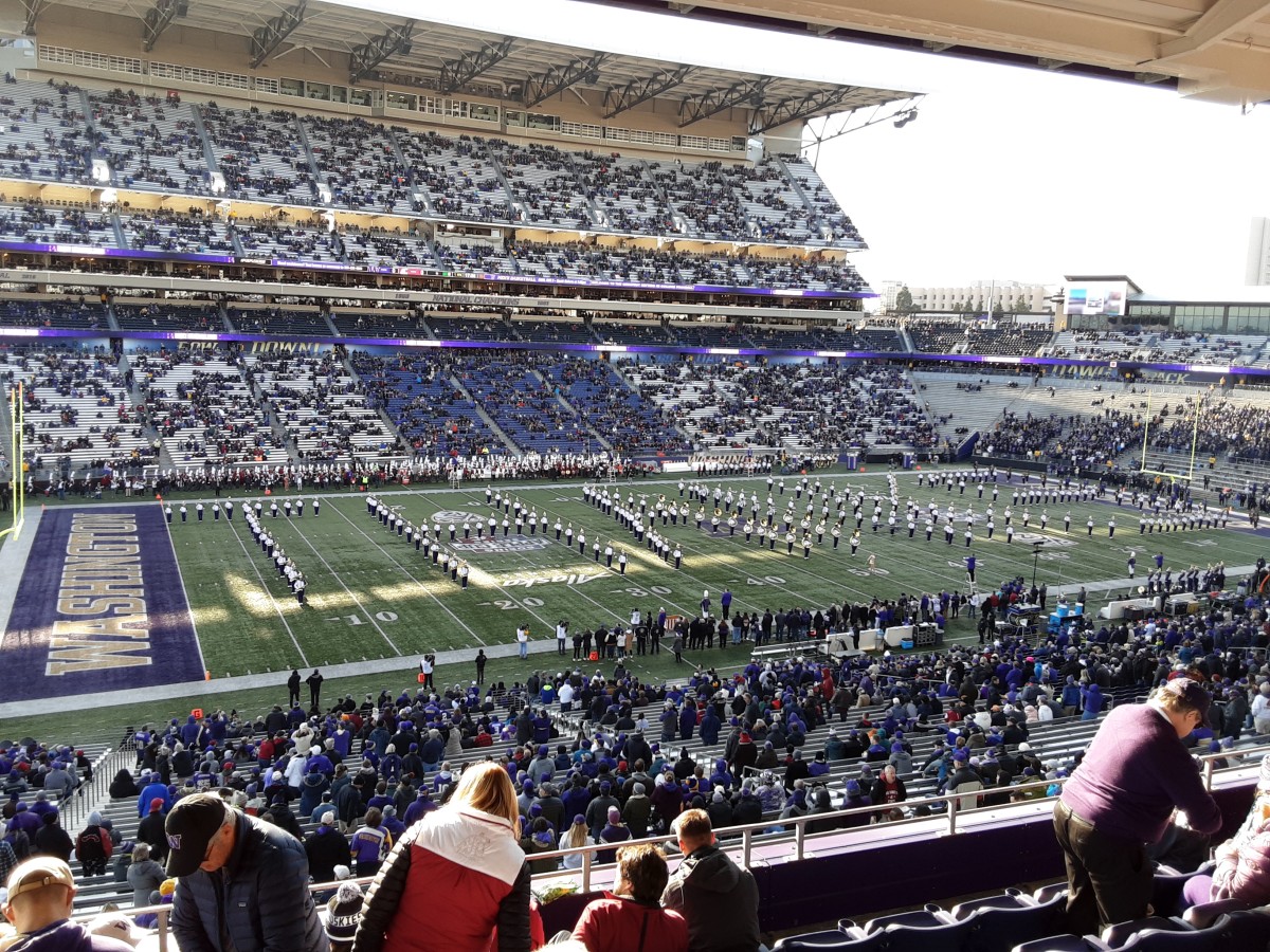 Husky band pay tributes to its WSU counterpart, which came to the rescue in a time of need.