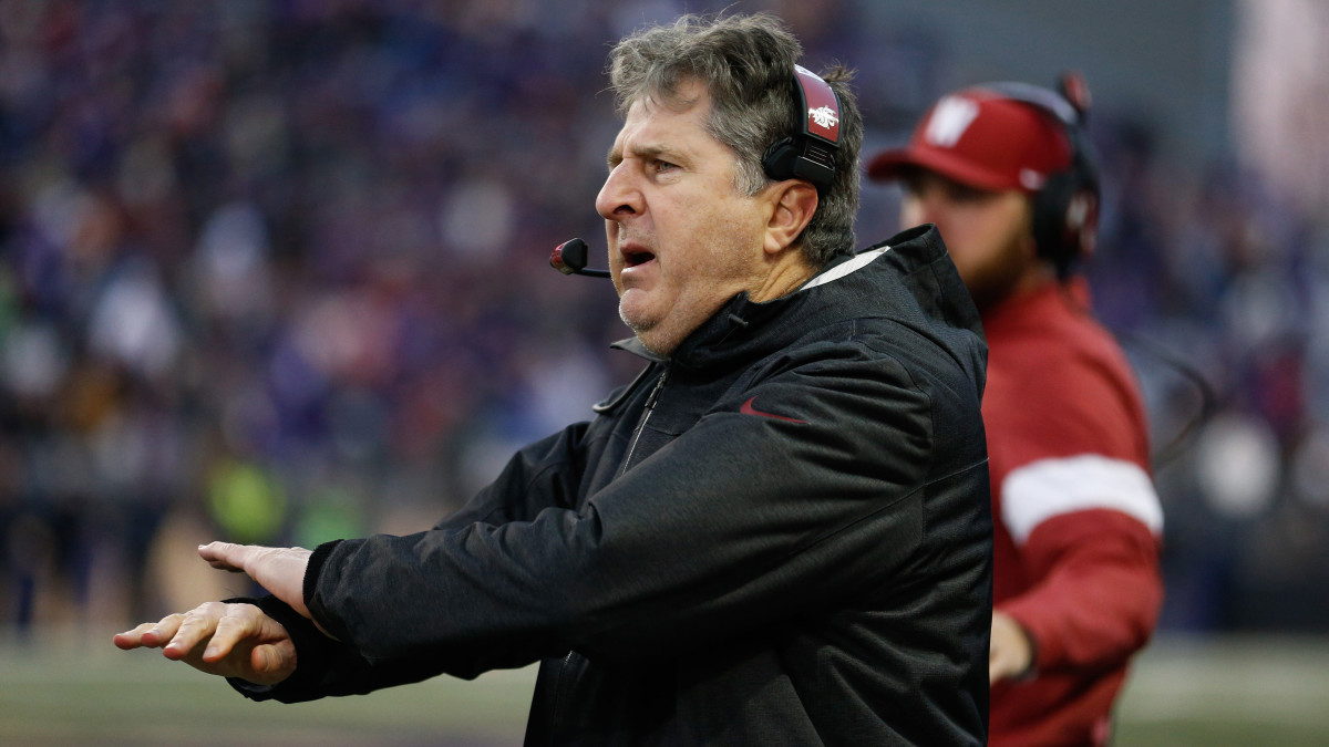 Washington State coach Mike Leach