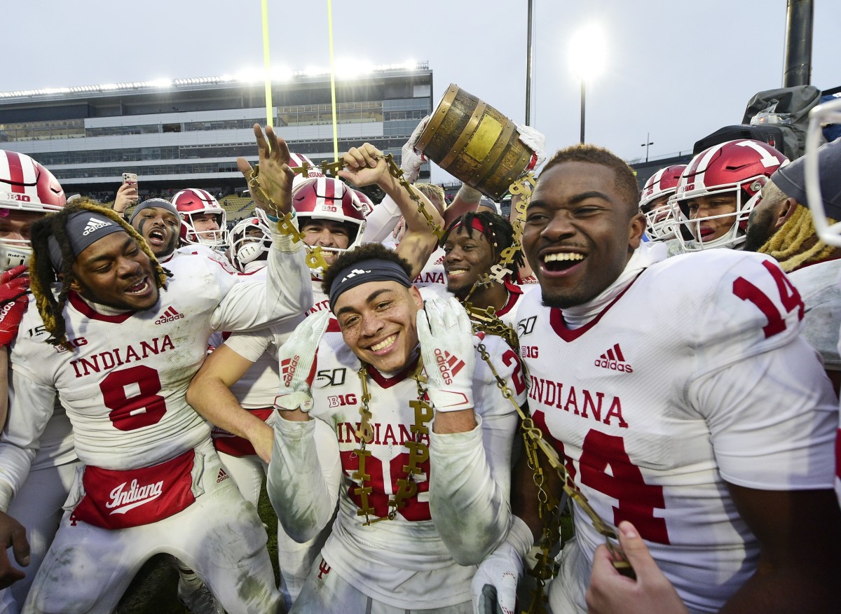 Indiana Wins Wild Overtime Thriller 44 41 To Claim Old Oaken Bucket Sports Illustrated Indiana Hoosiers News Analysis And More