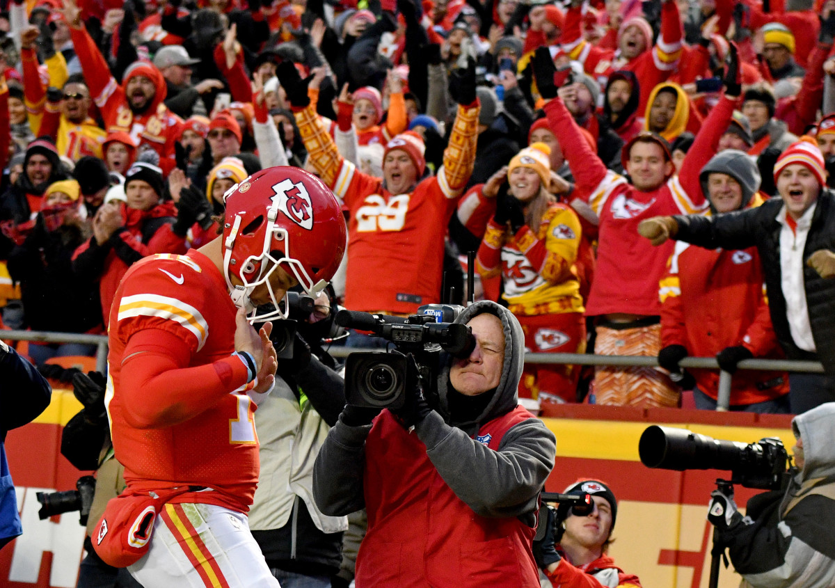 Photo Gallery Best Moments from ChiefsRaiders in Week 13 Sports