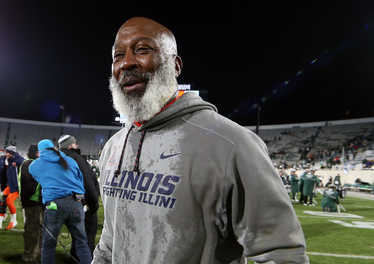 Coach Lovie Smith has Illinois in its first bowl game since 2014