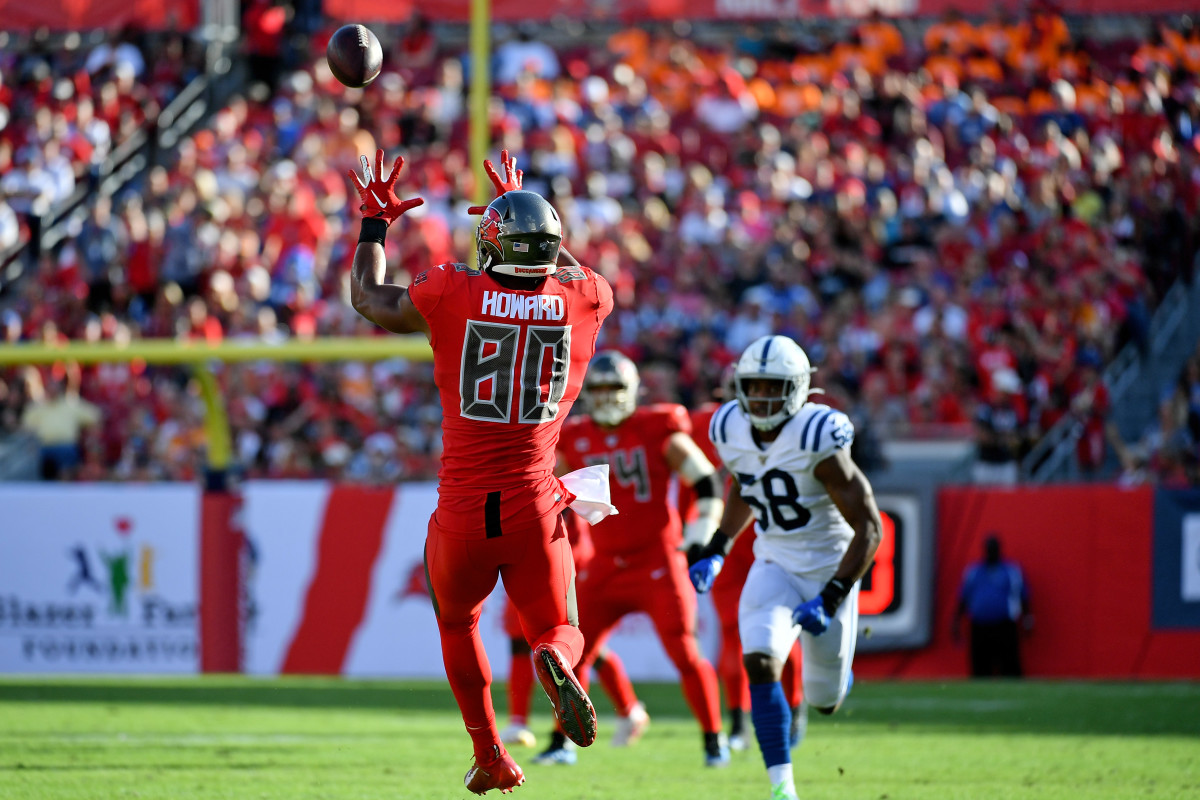 Tampa Bay Buccaneers tight end O.J. Howard hauls in a pass during Sunday's 38-35 home win over the Indianapolis Colts.