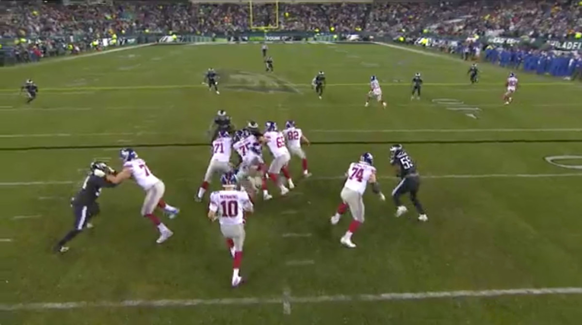 Screenshot of Giants' flea flicker play vs. Eagles on Monday Night Football