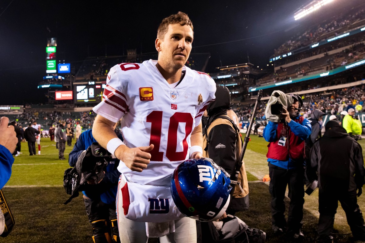 Dec 9, 2019; Philadelphia, PA, USA; New York Giants quarterback Eli Manning (10) walks off the field after a loss to the Philadelphia Eagles in overtime at Lincoln Financial Field.