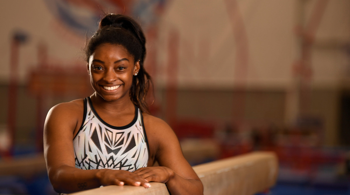 simone-biles-lead