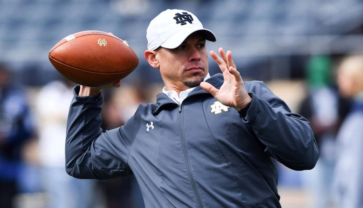 What's Next For Notre Dame: Making The Right Offensive Coordinator Hire -  Sports Illustrated Notre Dame Fighting Irish News, Analysis and More