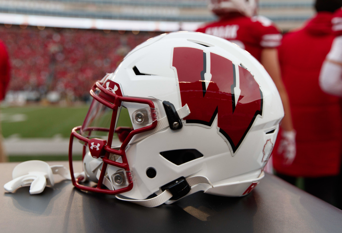 Wisconsin Athletics New Hall of Fame Inductee, Freshmen Football