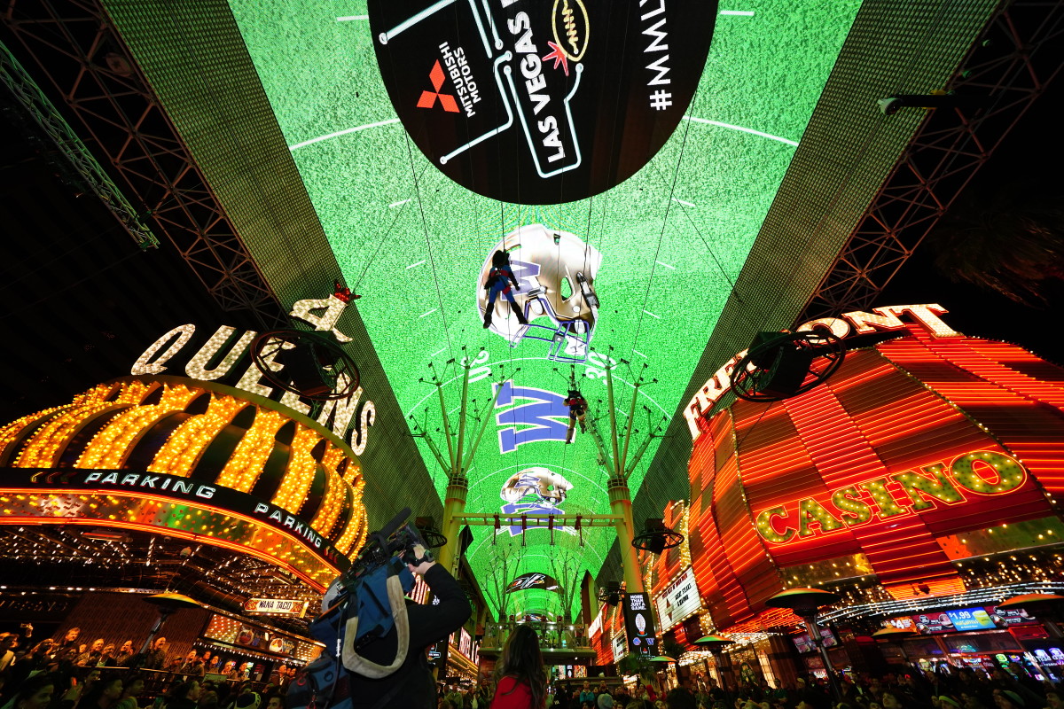 Las Vegas Bowl It's Petersen's Last Stand Sports Illustrated