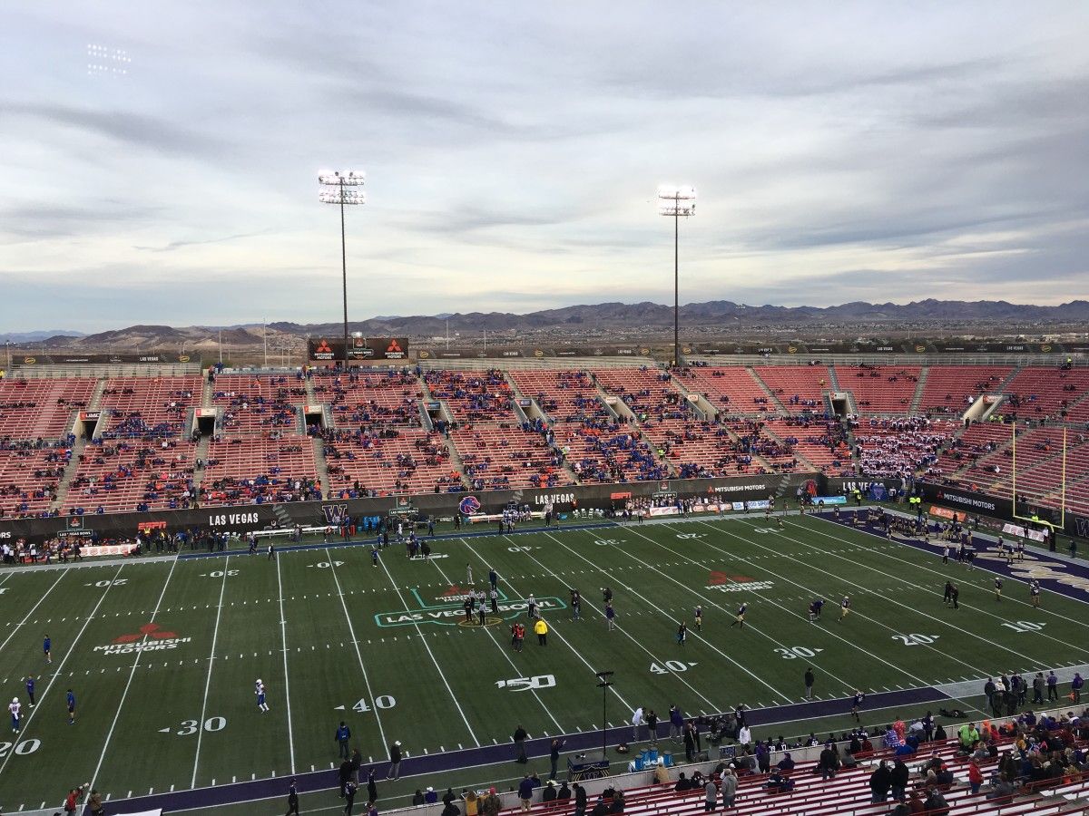 In the Middle of the Desert, a Bowl Game Appears - Sports Illustrated