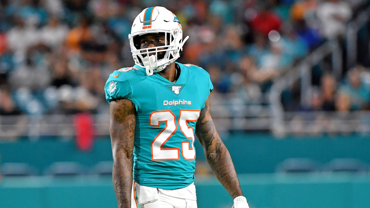 Xavien Howard lines up to the line of scrimmage against the Jacksonville Jaguars during the first half at Hard Rock Stadium.