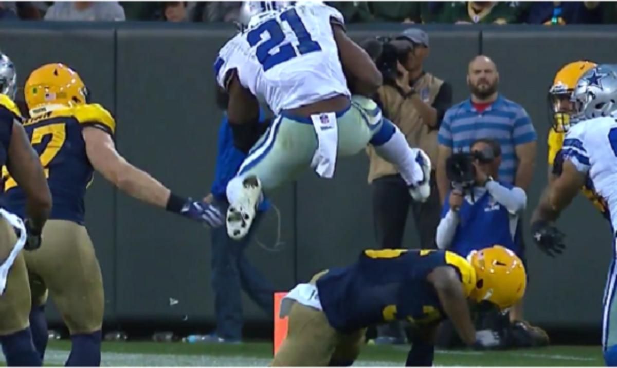 ezekiel-elliott-hurdle