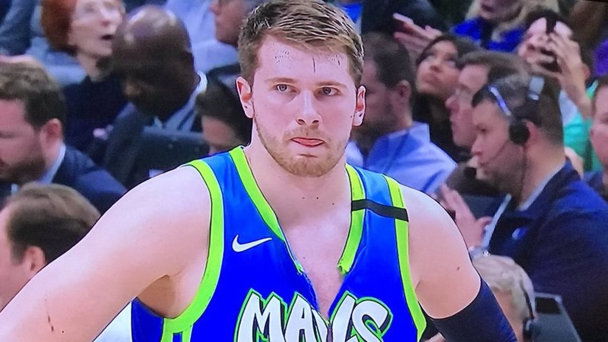Luka Doncic tears his jersey nearly in half after missing two free throws  against Lakers 