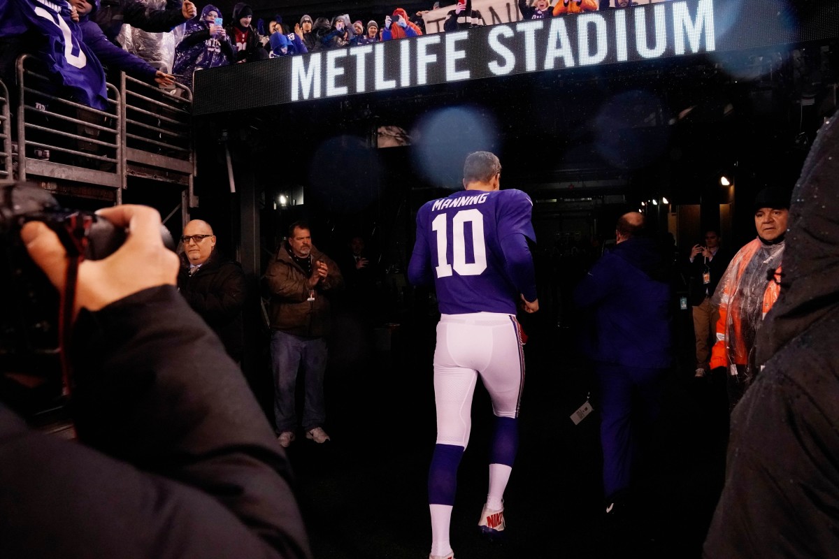 Dec 29, 2019; East Rutherford, New Jersey, USA; New York Giants quarterback Eli Manning (10) leaves the field after the game against the Philadelphia Eagles at MetLife Stadium.