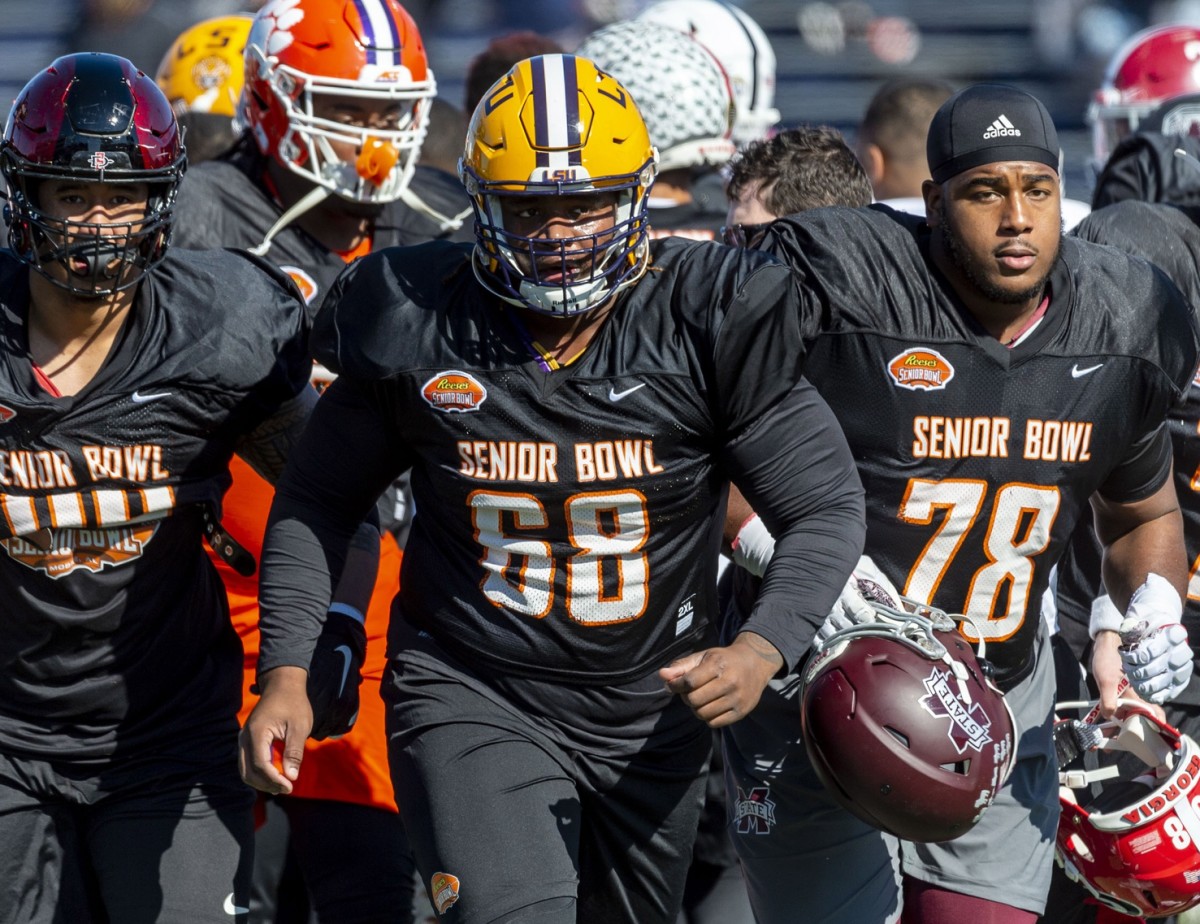 South offensive lineman Damien Lewis of LSU (68) leads the South onto the field during Senior Bowl practice in Mobile, Alabama, USA;