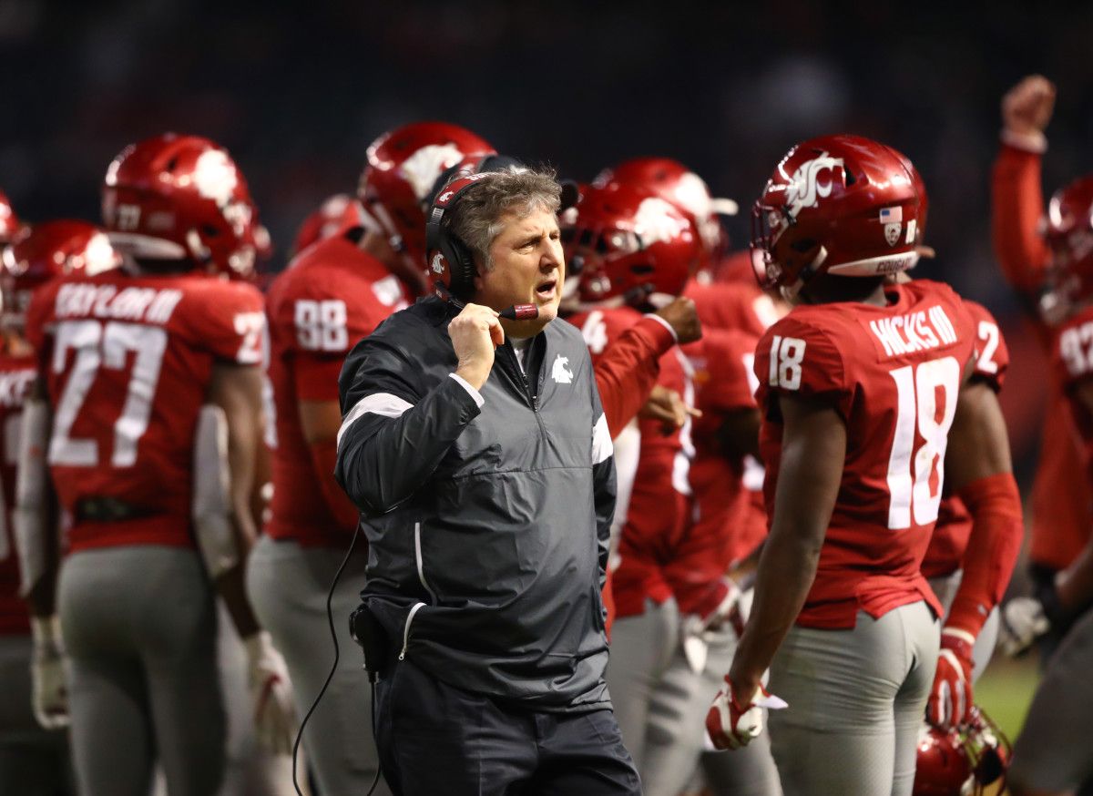 Miss St. head coach Mike Leach