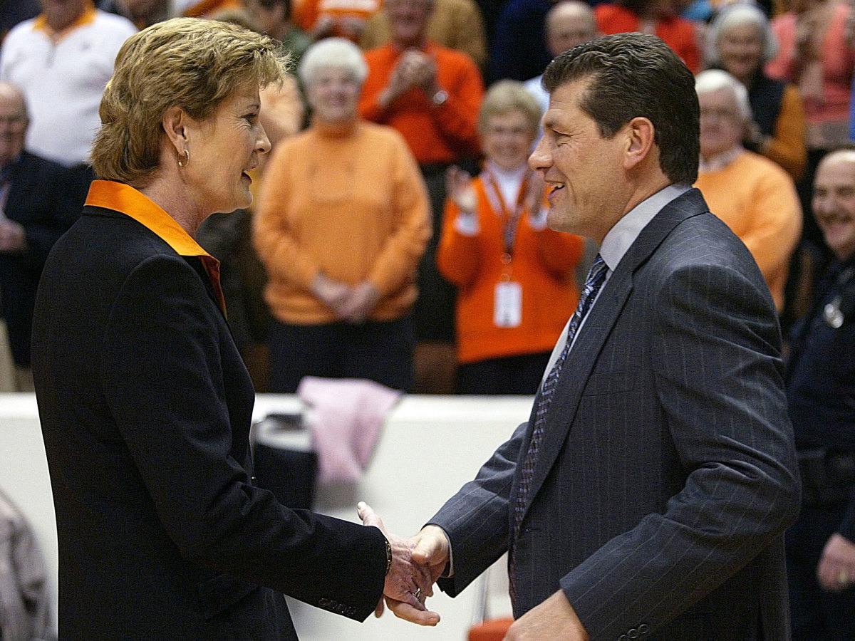 pat-summitt-geno-auriemma-uconn-tennessee