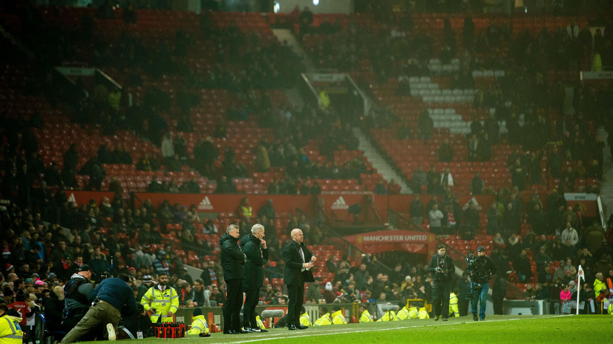 Old Trafford empties out as Man United loses to Burnley