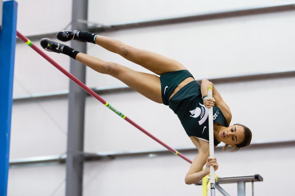 Franklin Sets Indoor Pole Vault School Record Sports Illustrated