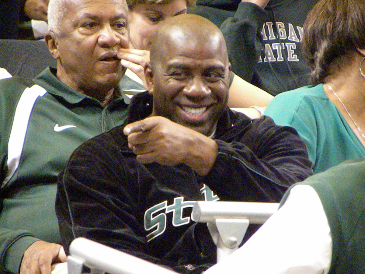 Earvin Magic Johnson on X: .@jaelonbarbarin, you looked good in my MSU  throwback jersey at signing day today. Now it's time for you to create your  own magic on the football field