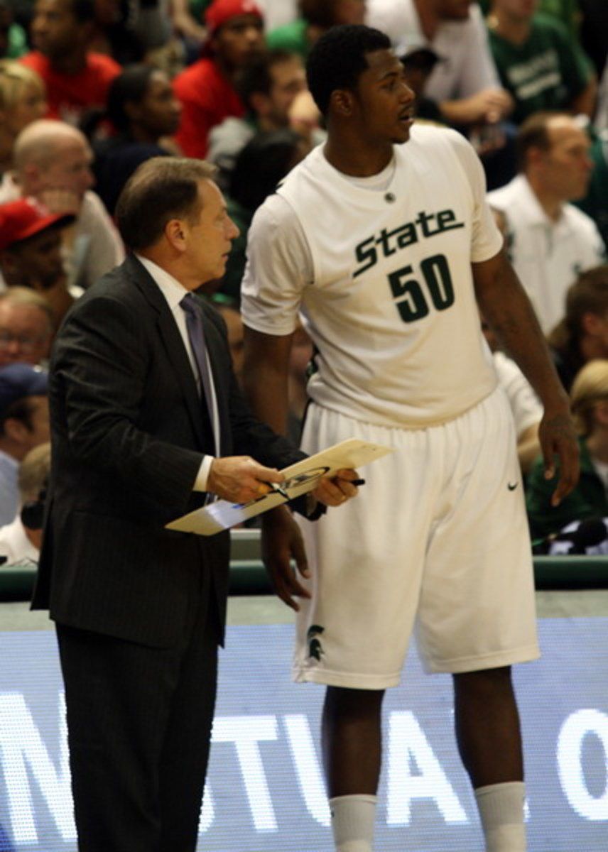 Tom Izzo and his true freshman center take a second for a teaching point against GVSU.  Photo Courtesy of Starr Portice.