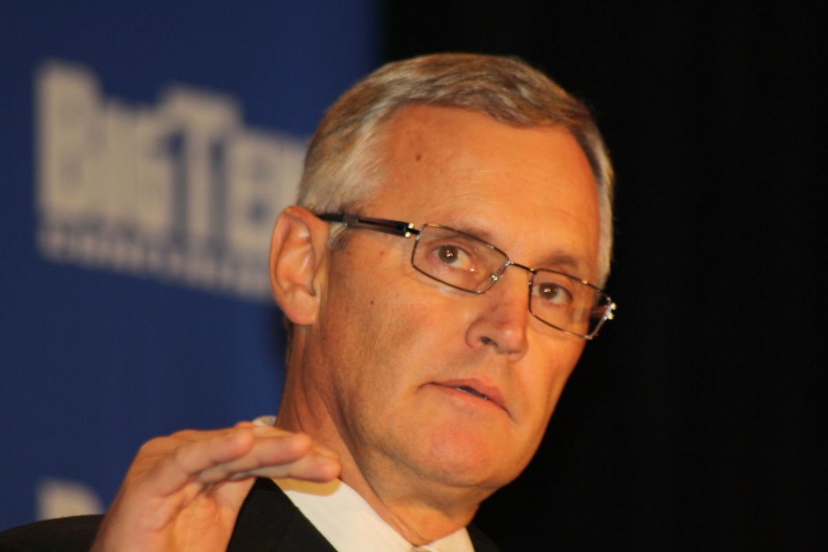 Jim Tressel once again finds oy his Buckeyes in the driver seat. Photo courtesy of Troy Benoit.