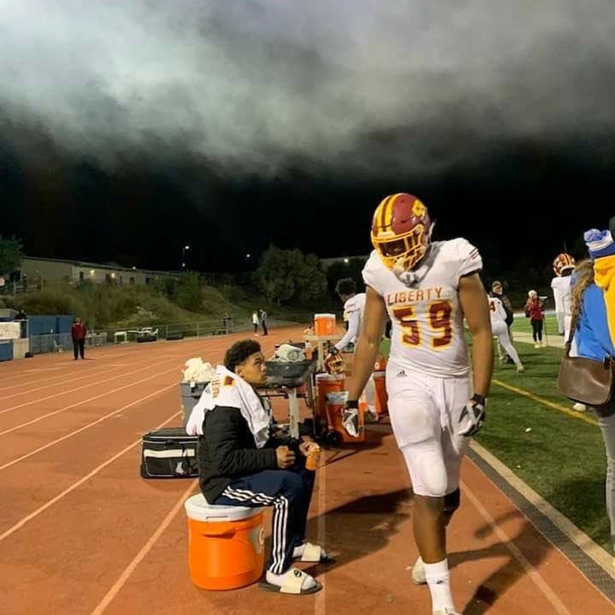 Akili Calhoun will bypass his senior season at Liberty