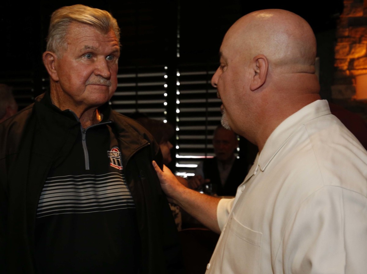 May 20: The Legendary Chicago Bears coach Mike Ditka visits Springfield.  Yearinsports16