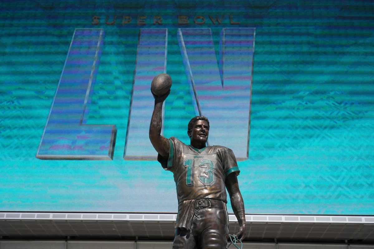Statue of former Dolphins quarterback Dan Marino before Super Bowl LIV between the Chiefs and the 49ers at Hard Rock Stadium.
