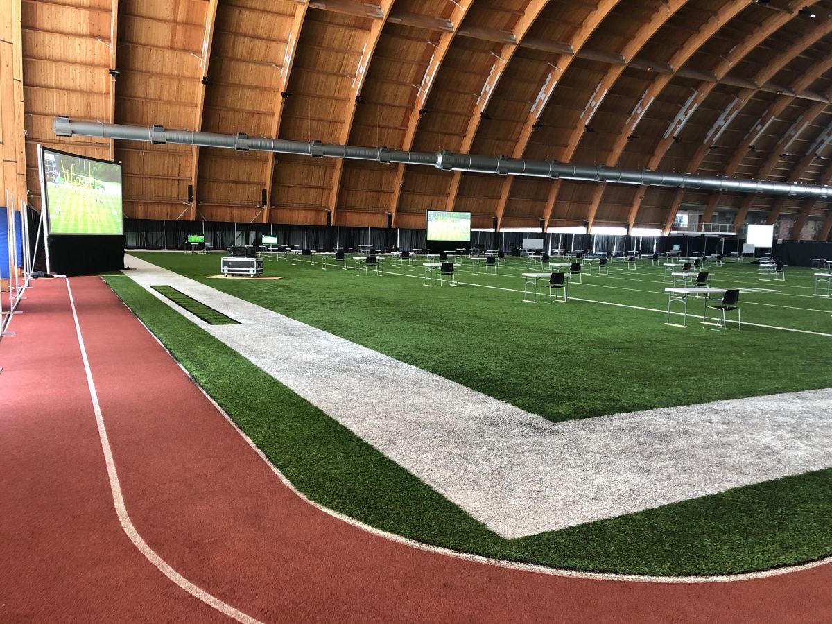 The Bears' offensive meeting area.