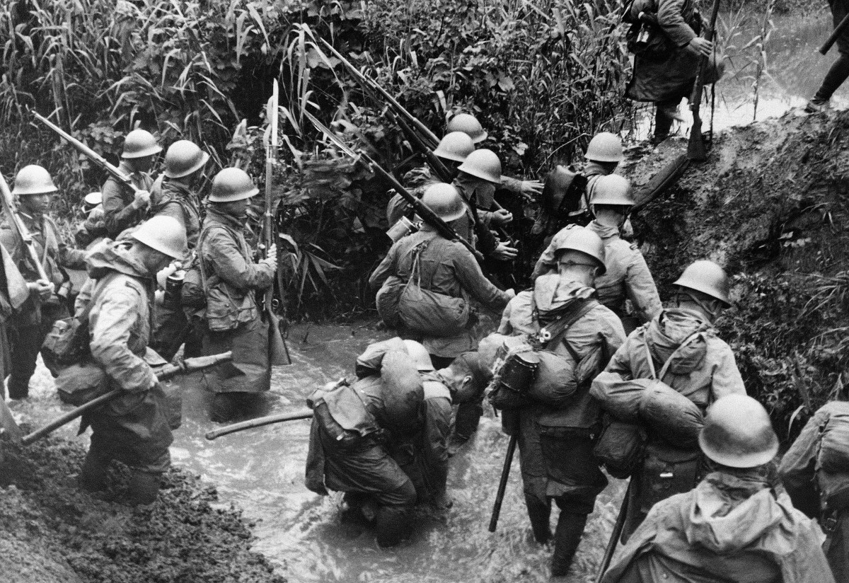 Japanese troops in the summer of 1938 pushed through the Chinese mainland, toward Hankou (or what is now Wuhan).