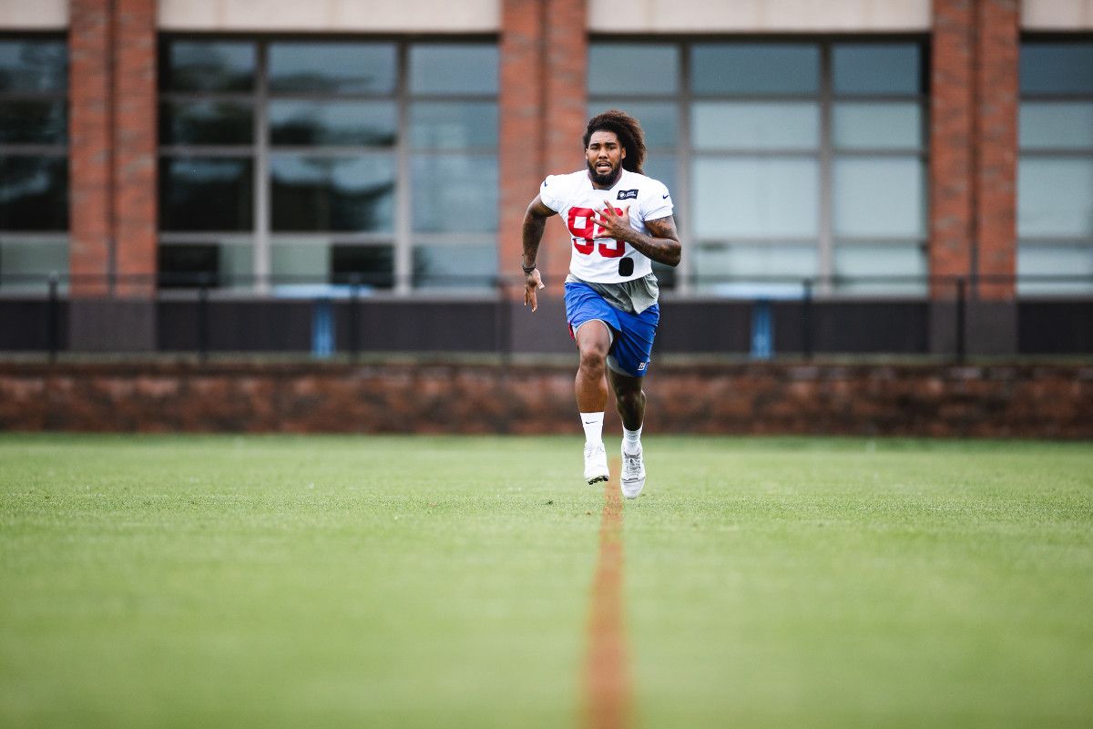 Leonard Williams running sprints. Photo Courtesy of Giants.com