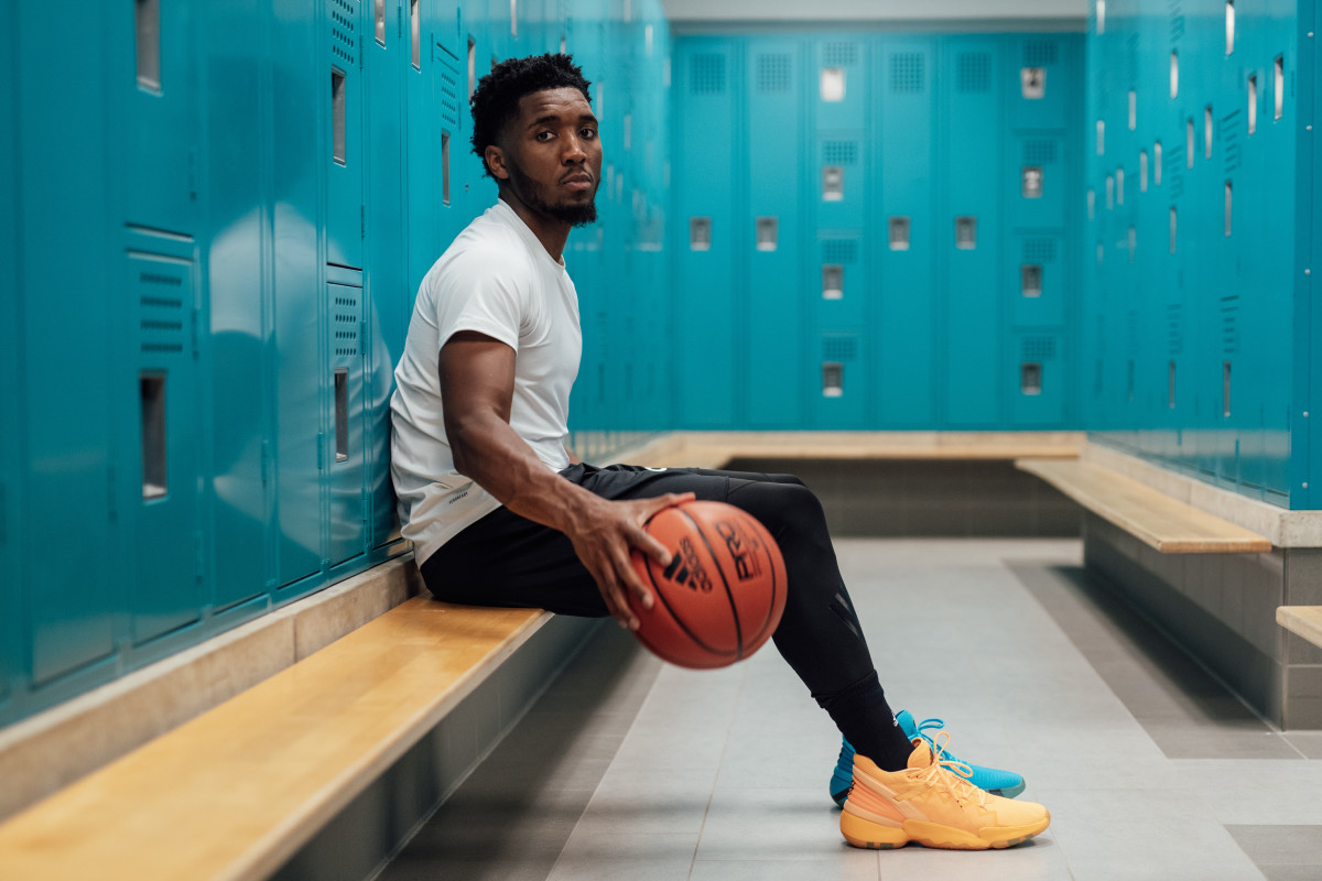Donovan Mitchell Scored 71 Points in Spider-Man Adidas Shoes - Sports  Illustrated FanNation Kicks News, Analysis and More