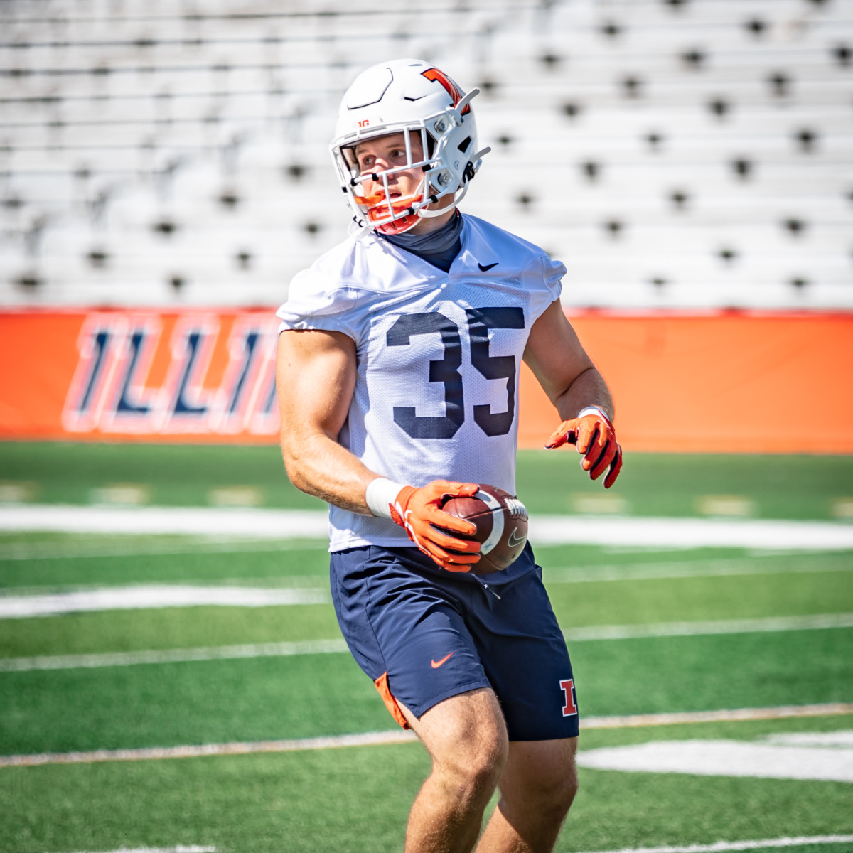 Illinois linebacker Jake Hansen participating in the first preseason practice on Aug. 6 for the 2020 season. Hansen, who is a Butkus Award watch list nominee, will be moving to the middle linebacker spot for his senior year.