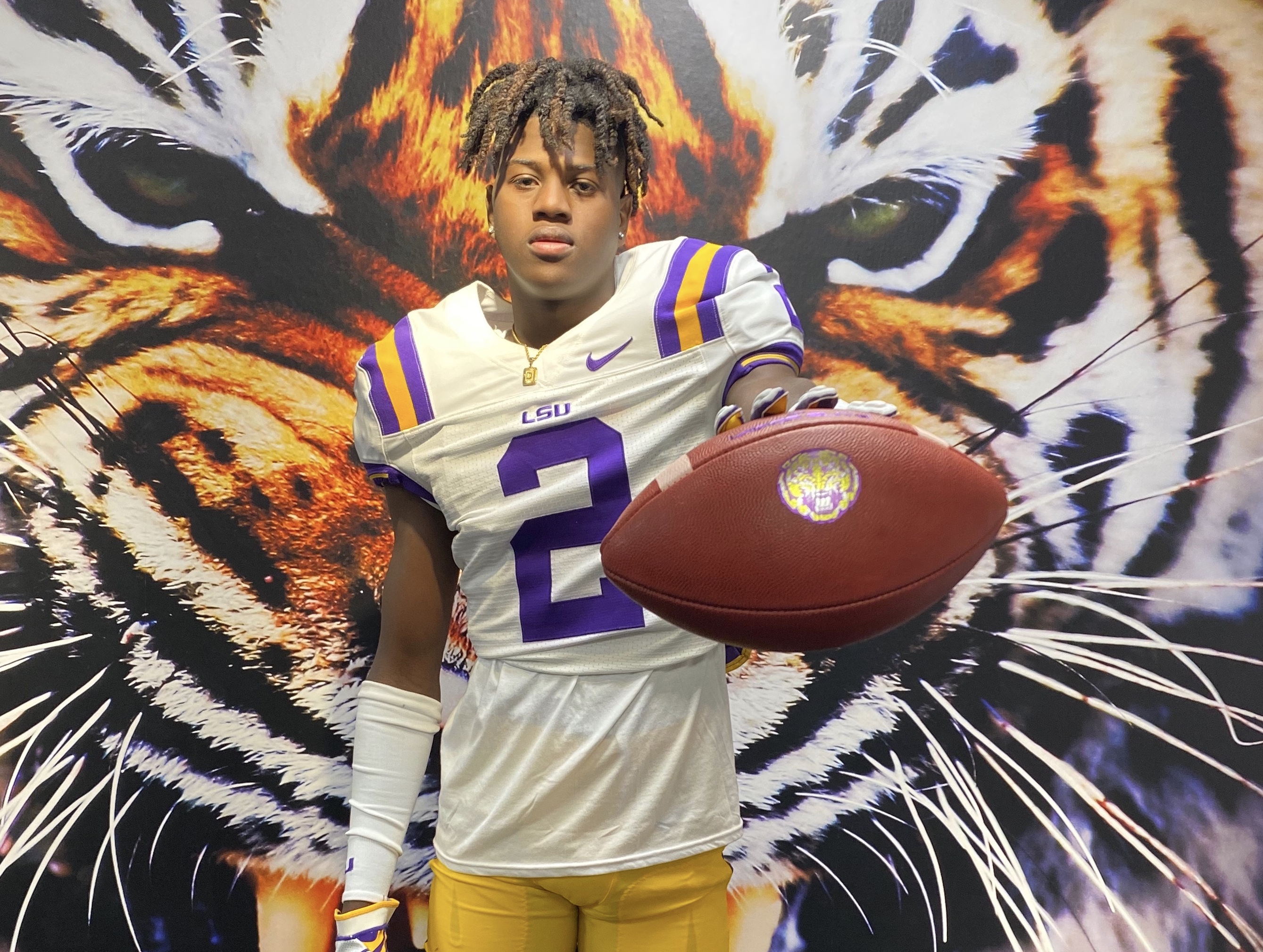 LSU Football Commit Decoldest Crawford Talks Ties to the Program, Early